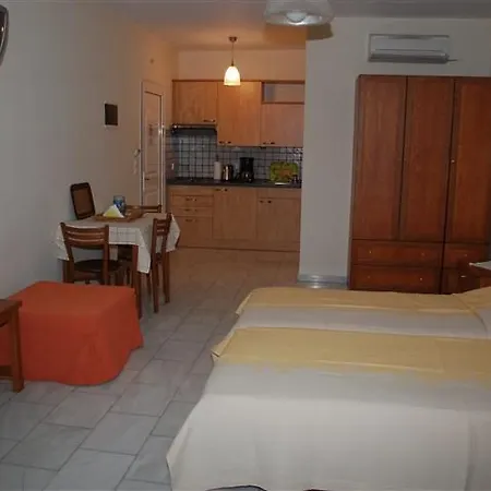 Barbara & 2* Svoronata