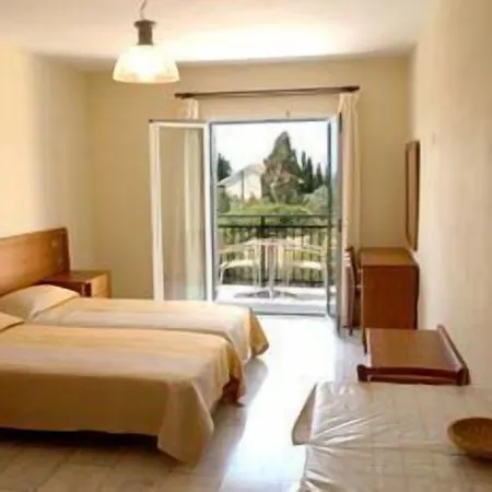 Barbara & 2* Svoronata